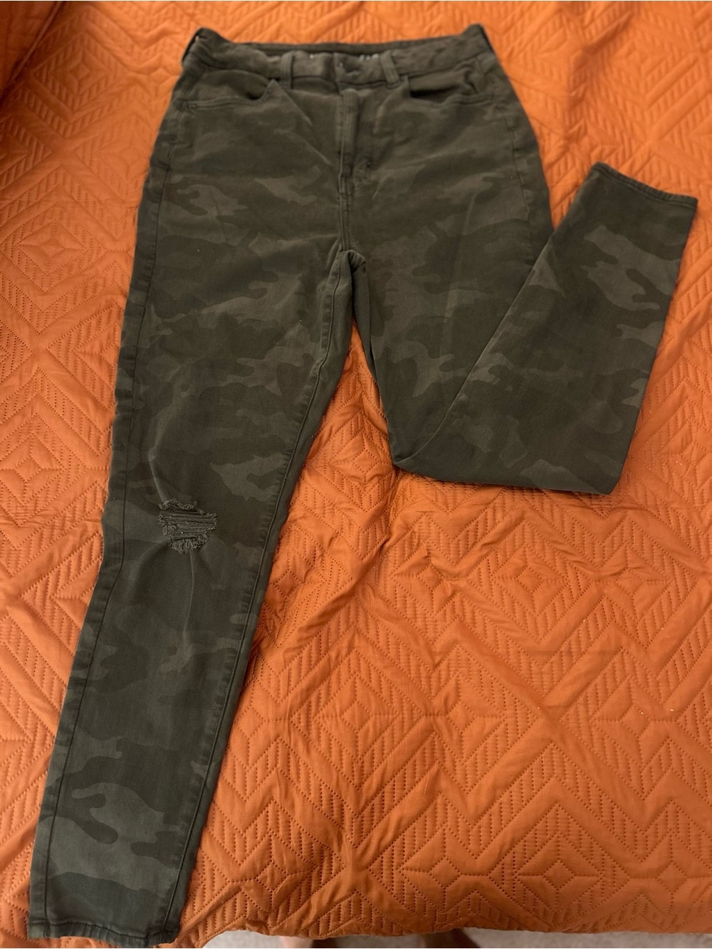 American Eagle Outfitters Olive Camo Skinny Jeans